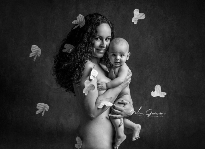Sesión de fotos newborn en familia con el recién nacido